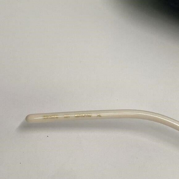 💯- New Authentic Gucci Grey Butterfly Ladies Sunglasses GG1267S 001 60 - Picture 10 of 13